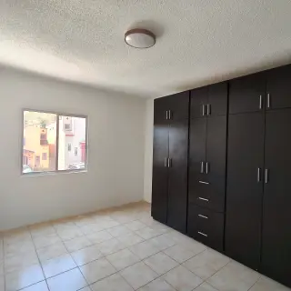 SE VENDE BONITA CASA PRIV. SAUCE EN JARDINES  DE AGUA CALIENTE