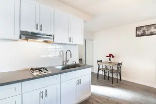 Estudio Amueblado en W 3rd St $1,295 - Westlake
