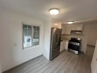 Beautifully updated 1-bedroom, 1-bath apartment