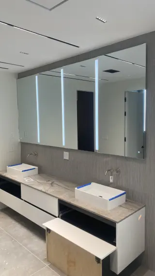 Shower glass , office partitions , espejos led costumetizados