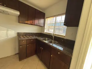 *2 Bedroom *1 Bathroom *1 Car Garage