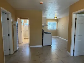 Apartamento de 3 Habitaciones en Renta – $2,750