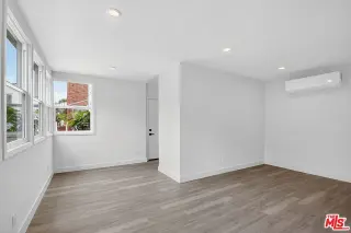 4 APARTAMENTOS RECIÉN RENOVADOS DISPONIBLES