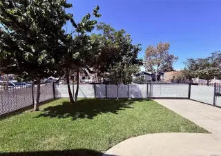 CASAS:E 57th St, Maywood, CA