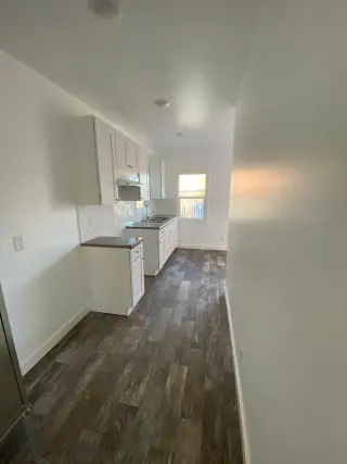 En  1309 1/2 e. 43rd. St. Califica para Low income.