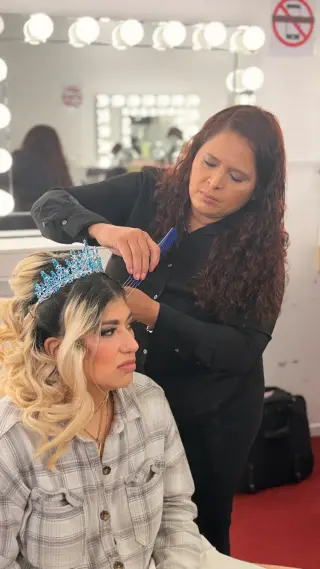 Curso de uñas acrilica disponible
