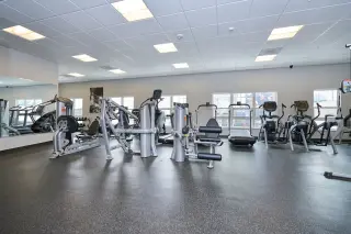Huge Loft-Style Studios w/ Sleeping Alcove & Oversized Balconies. Pool & Gym