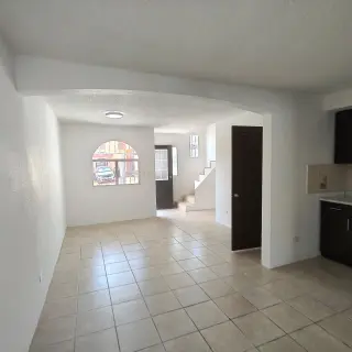 SE VENDE BONITA CASA PRIV. SAUCE EN JARDINES  DE AGUA CALIENTE