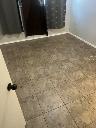 Se renta cuarto con baño