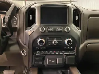 2025 GMC Sierra 2500HD Denali HD Crew Cab – Premium Luxury Heavy-Duty Truck!
