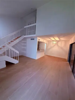 Townhouse para la Renta  3/2