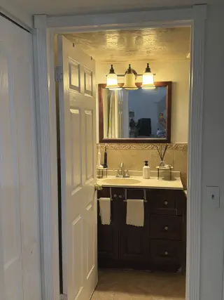 Acogedora Habitación con Cama Queen en Renta