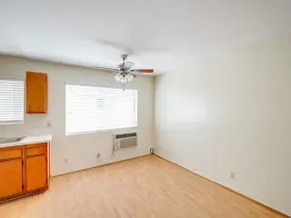 Apartamento 1‑hab 1‑baño, parqueadero y amenidades en MONROVIA CA