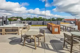 LUXURY APARTMENT IN JAMAICA ESTATES 1bed/1bath