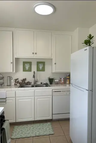 Beautiful upstairs apartment in the heart of Torrance