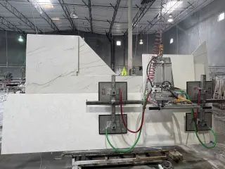 FABRICADOR DE PIEDRA CON EXPERIENCIA - $24-$28/HORA