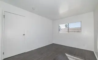 TRENDY FULLY RENOVATED 2 BEDROOM AND 2 BATH IN PRIME K-TOWN LOCATION