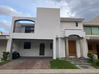 SE RENTA CASA EN CONDOMINIO VIRREYES