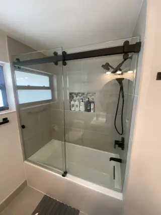 Shower glass , office partitions , espejos led costumetizados