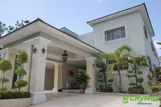Mansión de Lujo en Venta o Alquiler en Arroyo Hondo II
