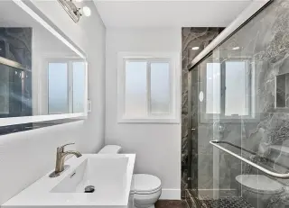 2-bedroom, 2-bathroom home located in the highly desirable Los Altos South