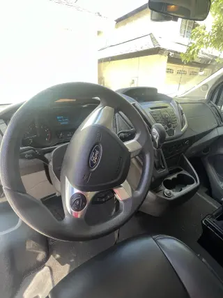 Ford Transit 2019 - Perfecta para Negocios o Viajes