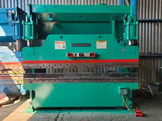 PRENSA CINCINNATI 10' x 135 TON