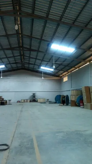 Alquilo Nave de 900 m2 próximo a Autopista de las Américas