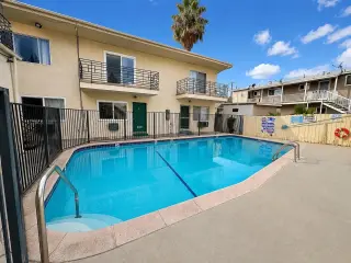 Glendale: 1 recámara, piscina y parking | $1,810/mes