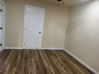 Room for rent private entrance with private bathroom