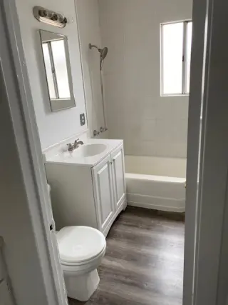 Apartamento de 1 y 2 Recamaras Información 310-633-5679