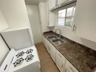 1 recamara en Cypress CA disponible ahora cocina y sala grandes