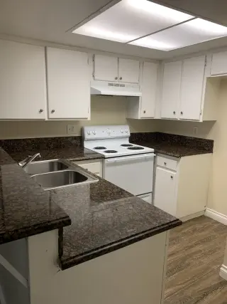 Sunshine Apts