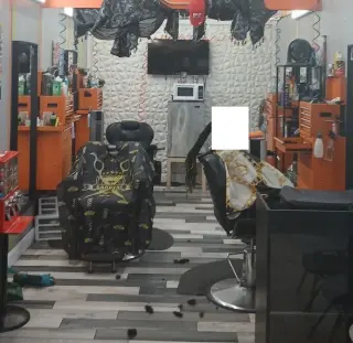 Busco Hombre O Mujer Barbero / Looking A Male Or Female Barber.