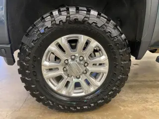 2025 GMC Sierra 2500HD Denali HD Crew Cab – Premium Luxury Heavy-Duty Truck!