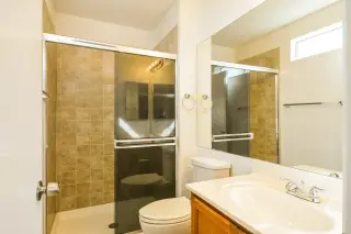 Stunning Spacious Unit