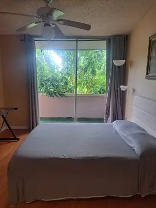 Rento habitación amplia