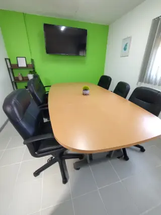 Renta de Sala de Juntas Ejecutiva (8-10 Personas) - Viveros de la Loma