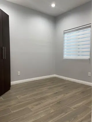 1 dormitorio y 1 baño en Sylmar