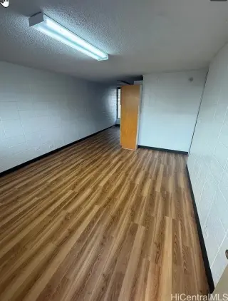 Luminoso y espacioso depto 1 rec en Tustin CA con closet vestidor