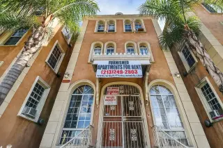 Estudio Amueblado en N Soto St $1,095 - Metro Soto