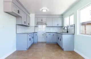BELL GARDENS Se renta casa duplex muy amplia,de aproximadamente 1150 pies