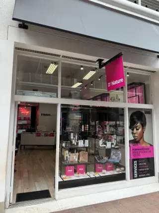 Oferta Diaponible Para tienda de Maquillaje
