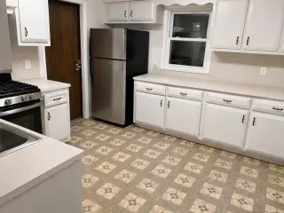 COMODO APARTAMENTO DE TRES HABITACIONES