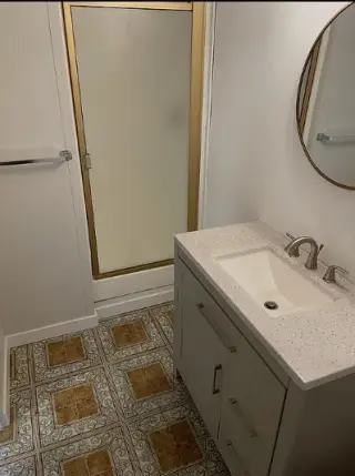 una excelente apartamento de **1 habitación y 1 baño**, ideal para