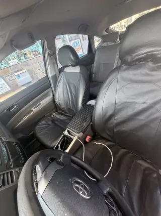 2009 Toyota Prius Hatchback - ¡Excelente Eficiencia de Combustible!