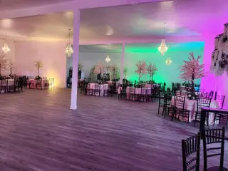 Espacio Elegante para Bodas y Fiestas