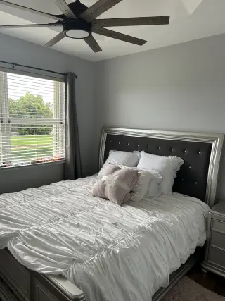 Townhouse 3 Bedroom 2 1/2 Bathroom