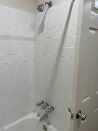 1 bed 1 bath Apt $1800.00 (213)216-4713