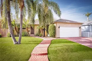 Welcome to this gorgeous three-bedroom